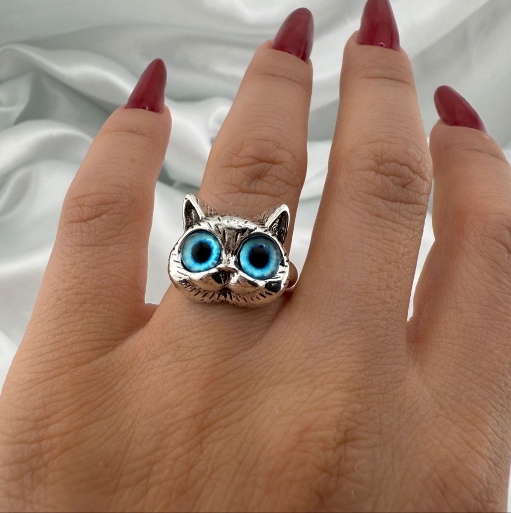 Silver Cat Ring with Blue Eyes